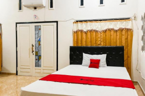 RedDoorz Syariah At Santana Stasiun Kepanjen